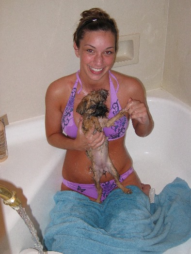 Stacy gives Ellie her first bath